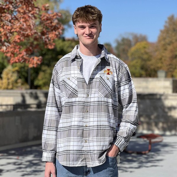 Artisans I-State Gray Plaid Long Sleeve Flannel Button-Up